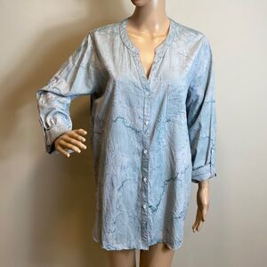 Mystree abstract print button down tunic top, size M.